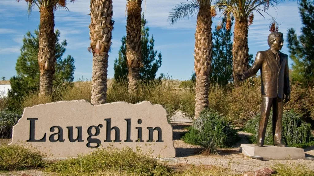 Laughlin : pause Colorado River entre casinos, route et désert